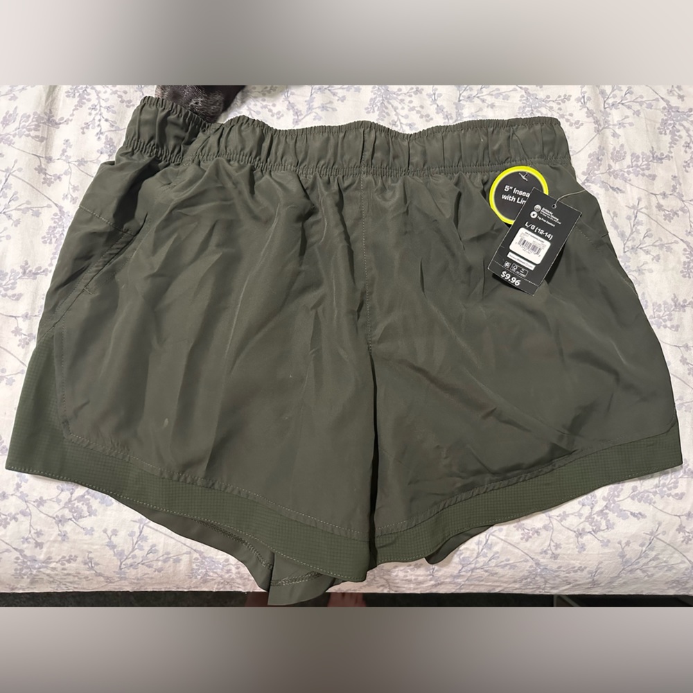 Moisture wicking shorts green